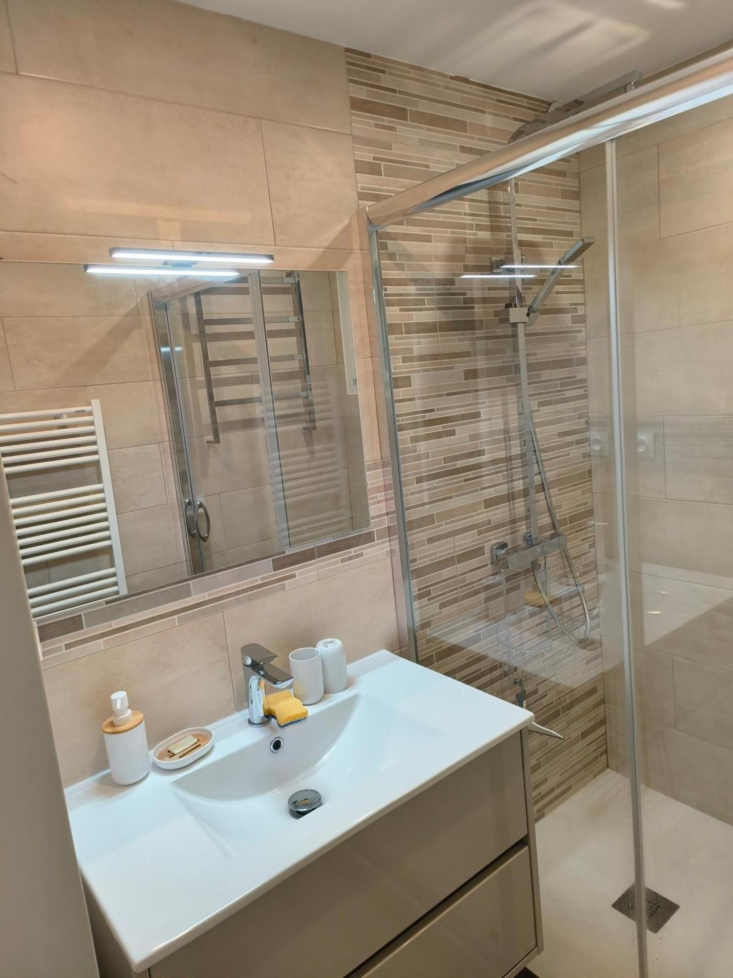 La Brise Marine ~ 300m Mer~piscine~clim~wifi~calme Appartement Argelès-sur-Mer
